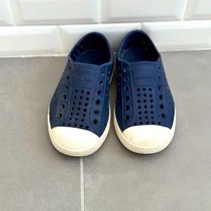 Native toddler shoes size 7. Good used condition.